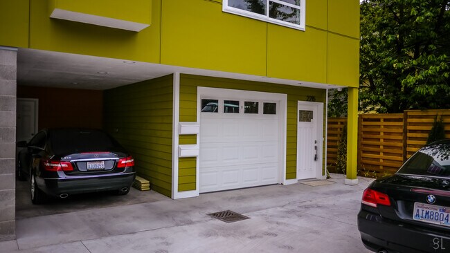 Building Photo - 2215 E John St