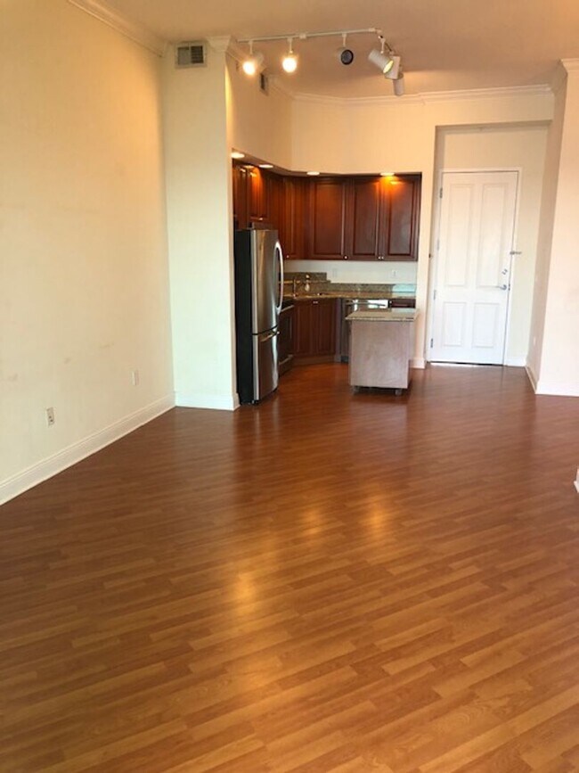 Building Photo - Beautiful Riverfront Living at Alta Mar – Unit 710