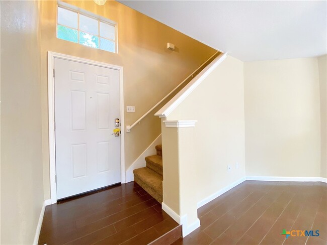 Building Photo - 833 Sagewood Trail