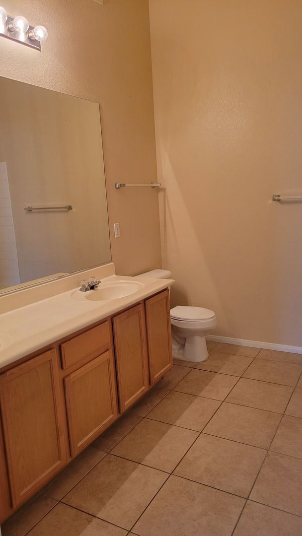 Building Photo - 10650 Calico Mountain Ave