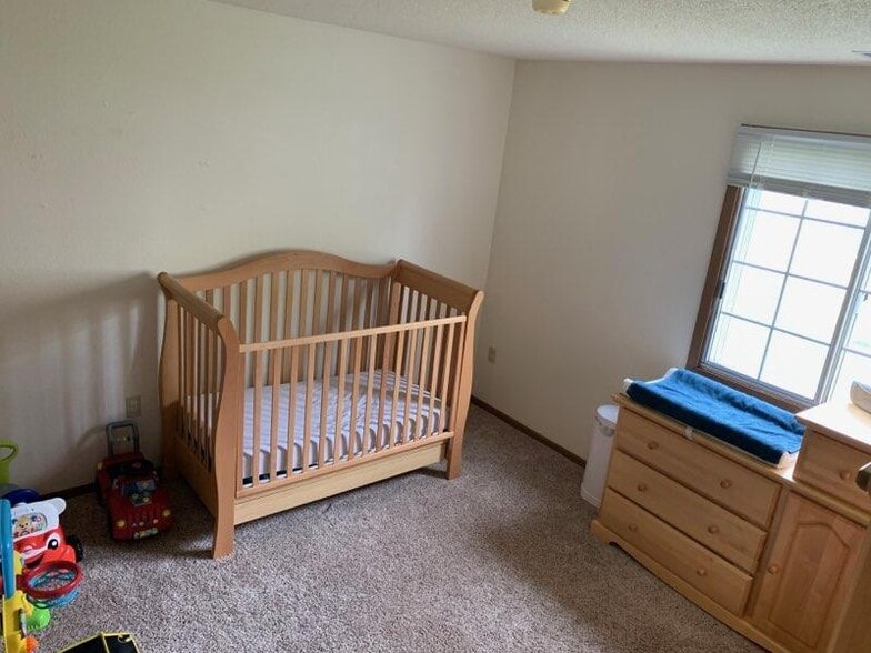Building Photo - Lake Ridge Condominium