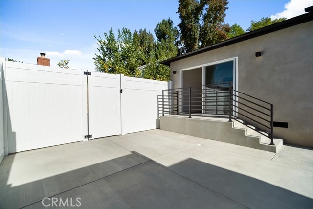 Building Photo - 6935 Jellico Ave