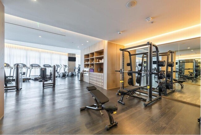 Building Photo - 801 S Miami Ave