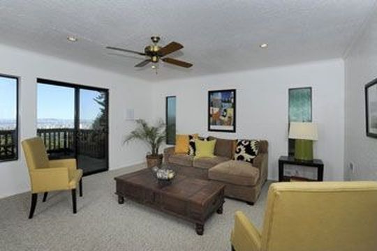 Building Photo - 5944 Ascot Dr