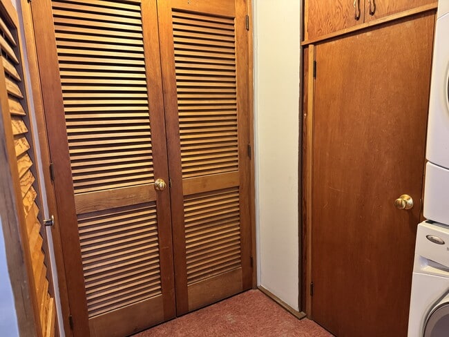 Building Photo - 43 Pleasant View St