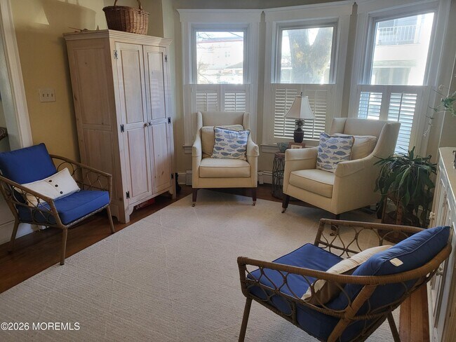 Building Photo - 80 Heck Ave