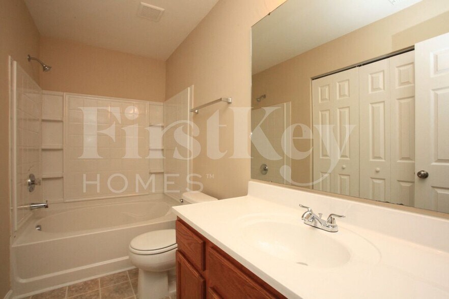 Building Photo - 5327 Peachwood Dr