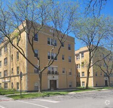 Building Photo - Large 1 Bedroom with Dining Room / Heat  &...
