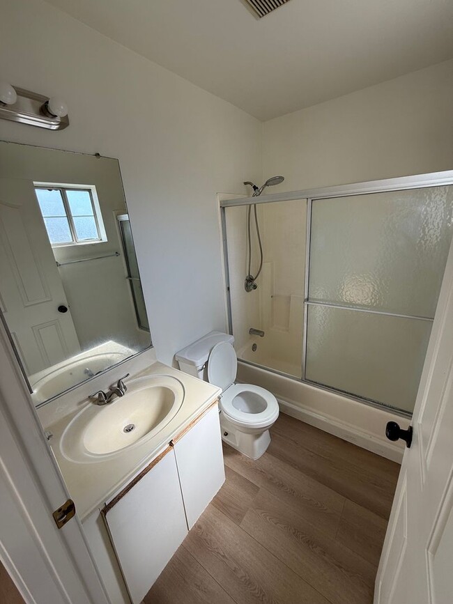 Building Photo - Paul Lee - R7535