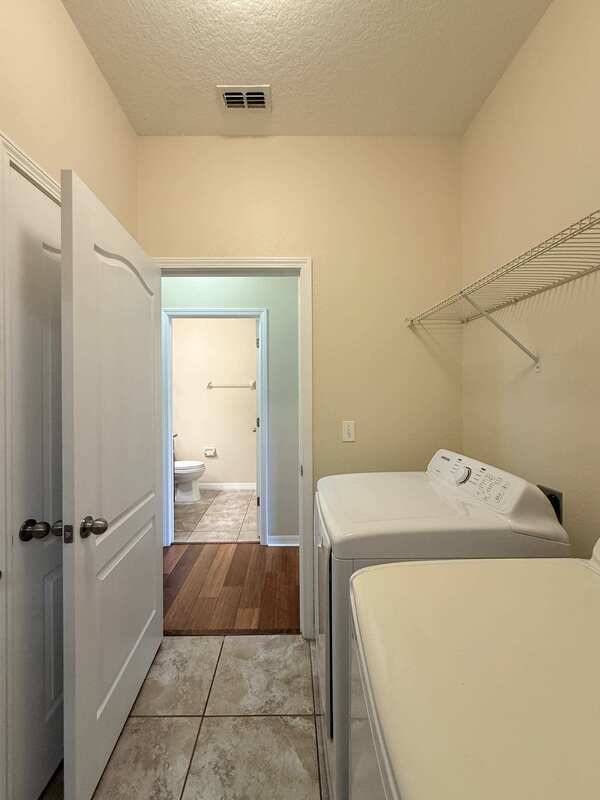 Building Photo - 930 Meadow Glade Dr