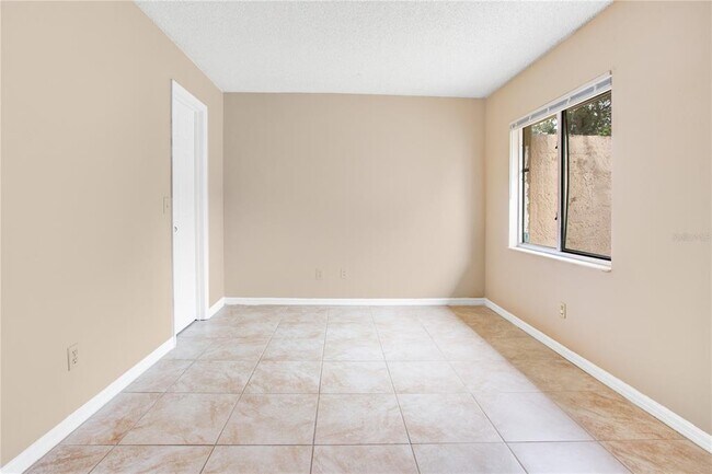 Building Photo - 2610 Adela Ave