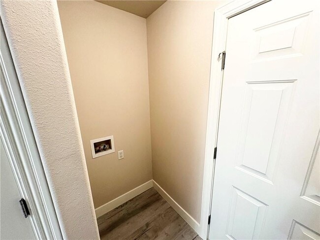 Building Photo - 1284 N Cannondale Dr