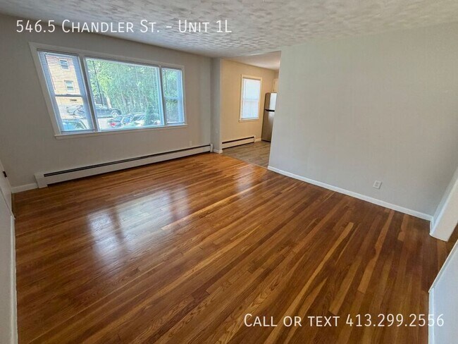 Building Photo - 546.5 Chandler St