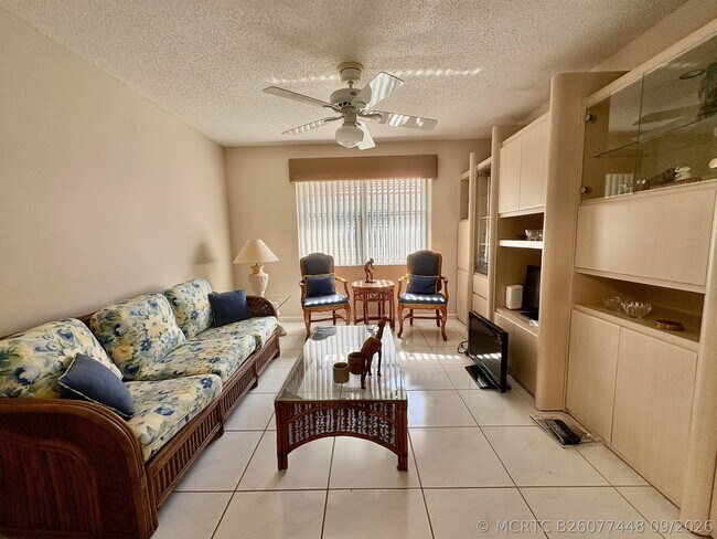 Building Photo - 7702 Majestic Palm Dr