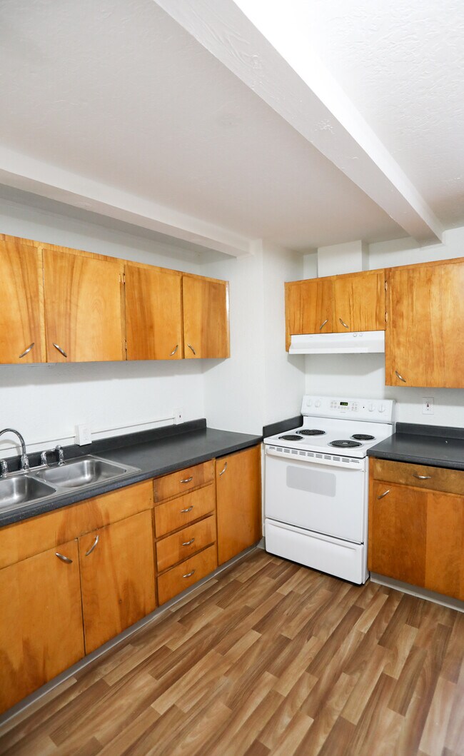 Building Photo - 12520 SE Stark St