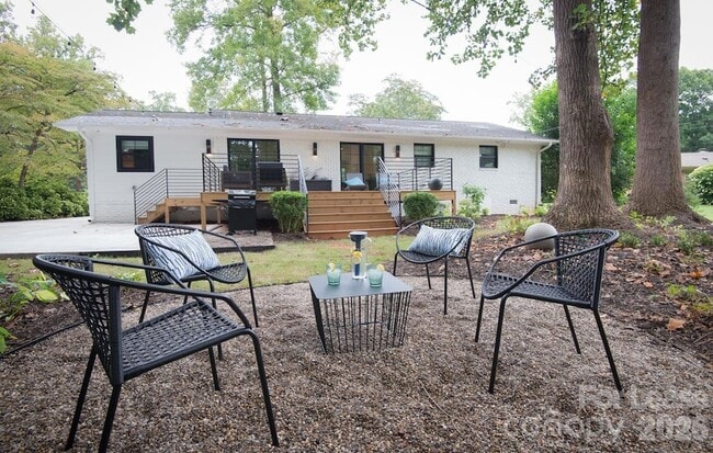 Building Photo - 3945 Rockfern Rd