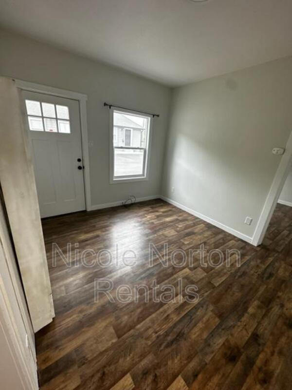 Building Photo - 455 Wildwood Ave