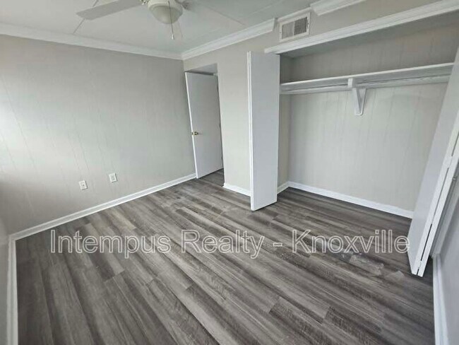 Building Photo - 2749 Sullins St