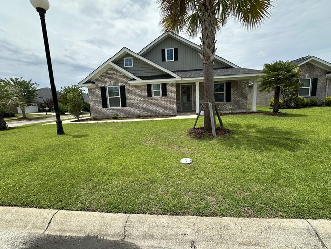 Building Photo - 2102 Eureka Way