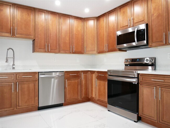 Building Photo - 7347 NW 75th St