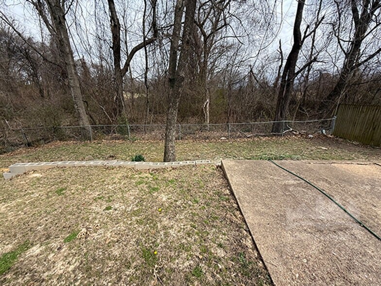 Building Photo - 5700 Ridgetop Dr