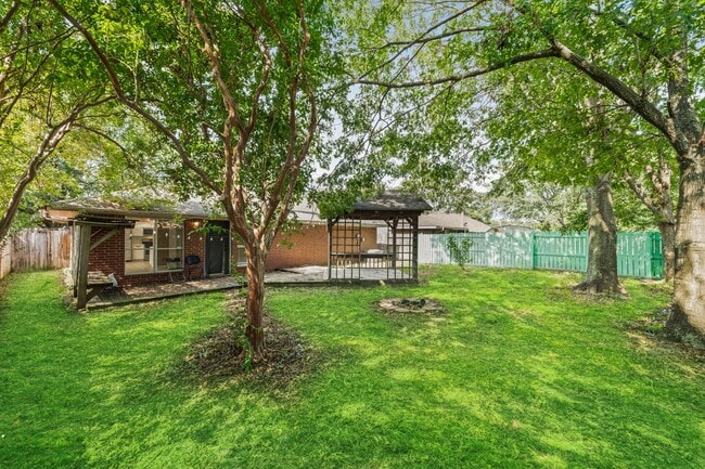 Building Photo - 7823 Sawmill Trail