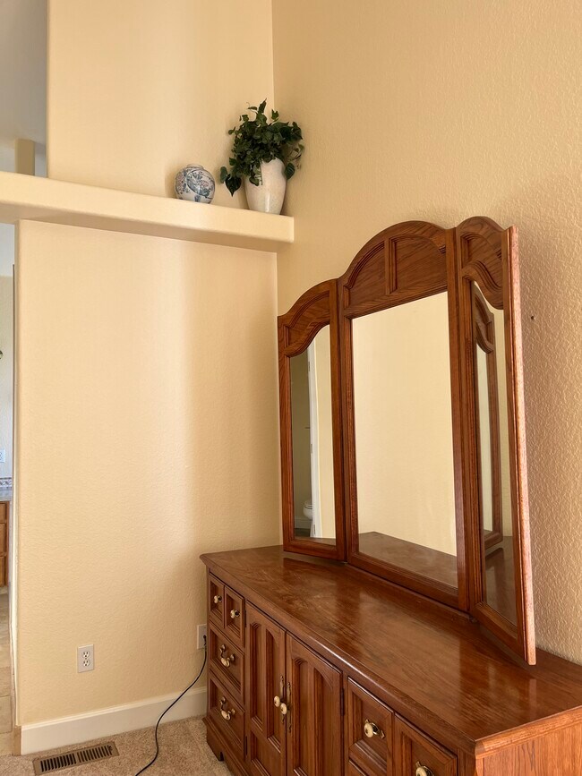 Building Photo - 2472 Chardonnay Dr