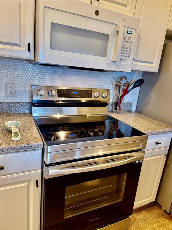 Building Photo - 860 N Orange Ave