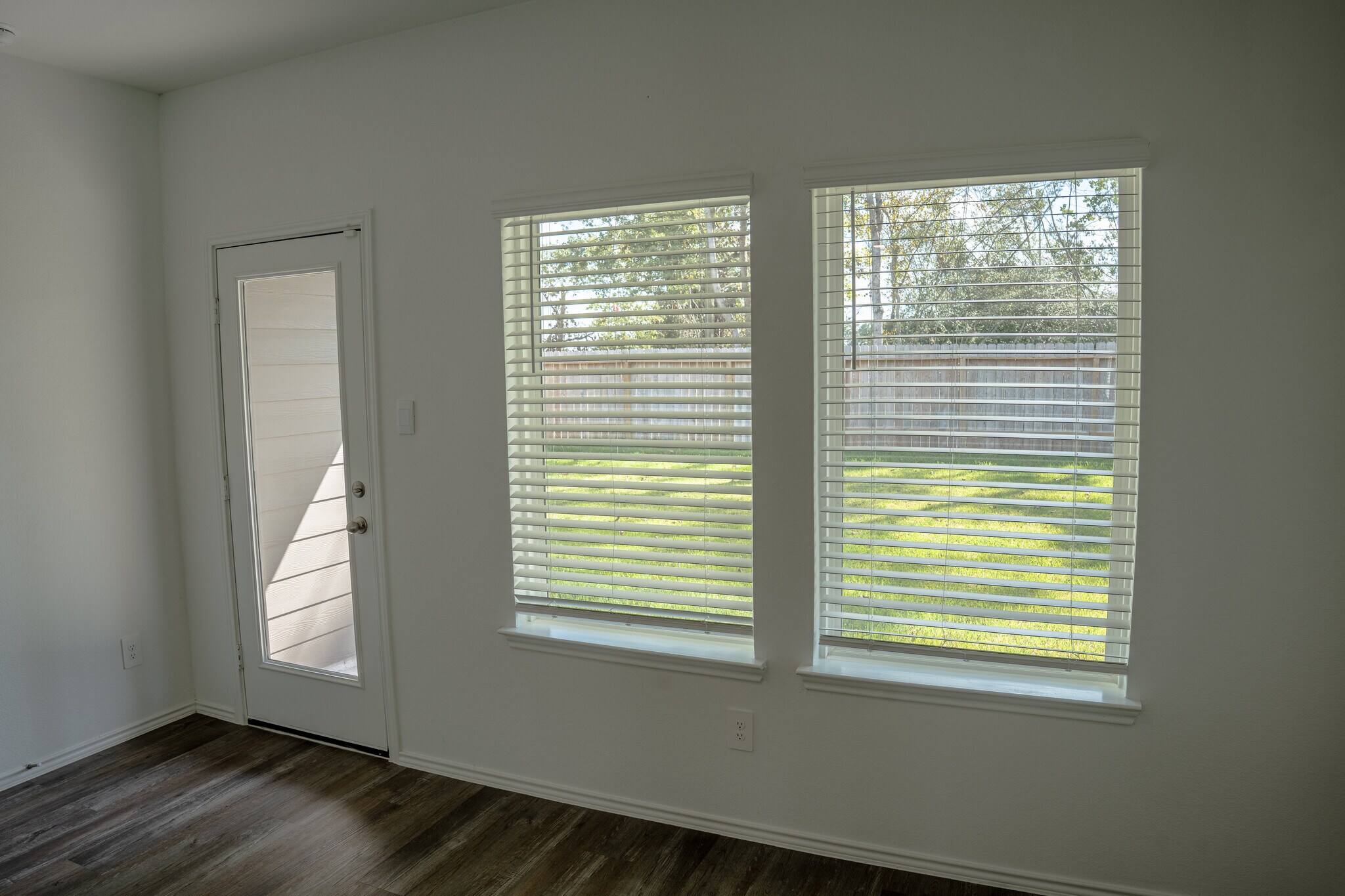 Building Photo - 5746 Hampton Valley Dr