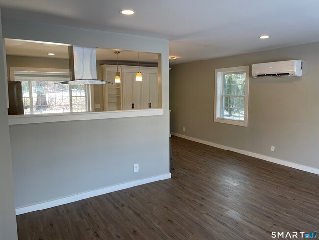 Building Photo - 88 Douglas Rd