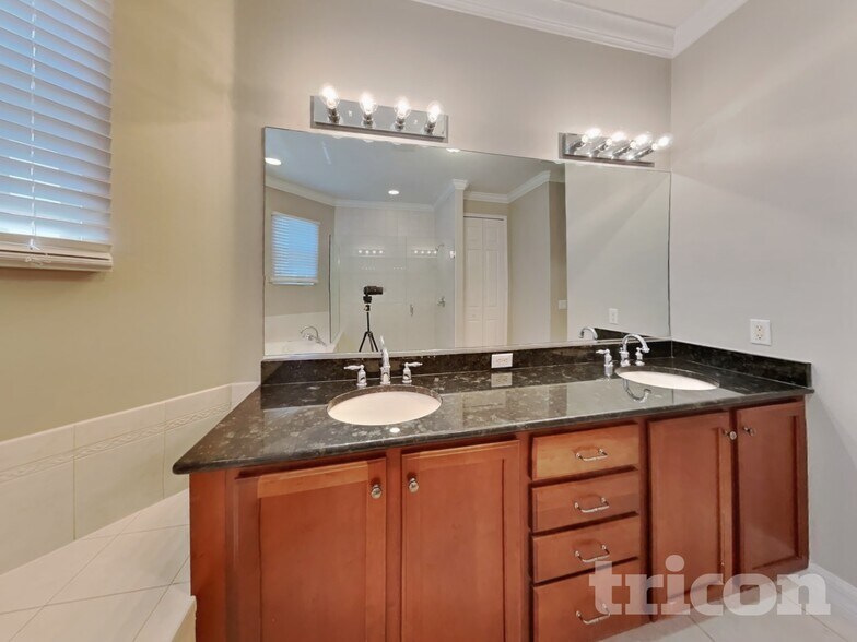 Building Photo - 4170 Grobe St