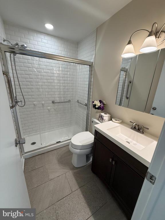 Building Photo - 64 Dover Ct