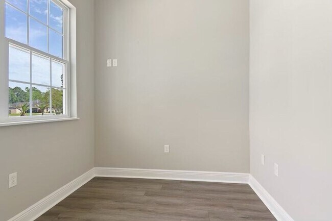 Building Photo - 10539 Durmast Dr