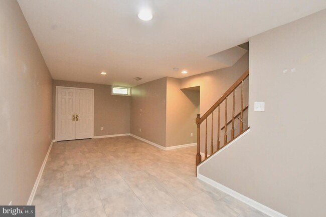 Building Photo - 350 Copperfield Ln