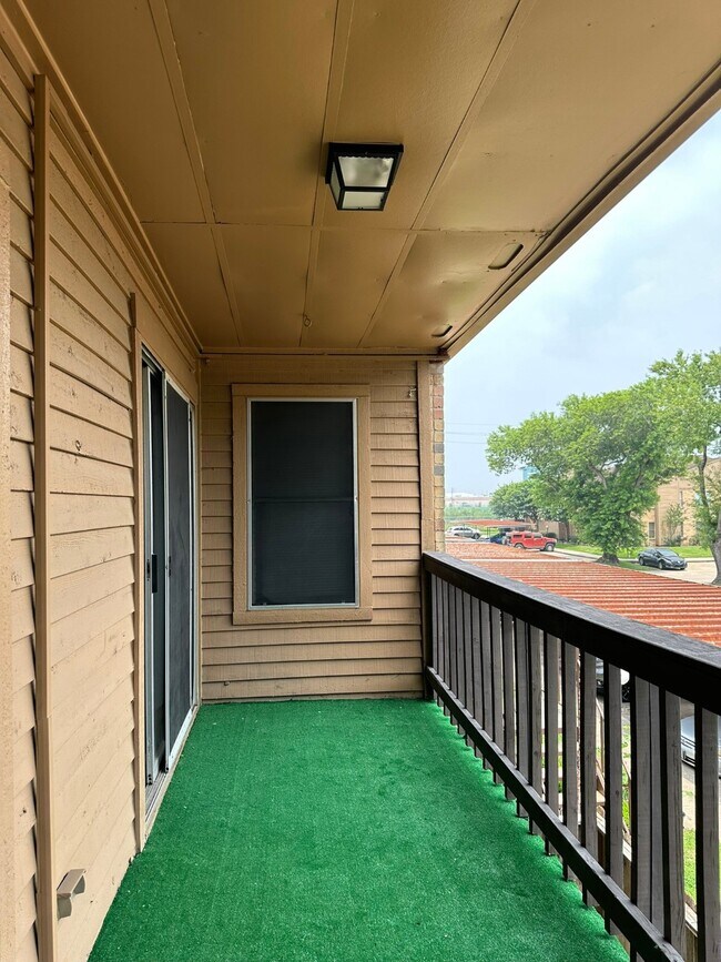 Building Photo - 10555 Turtlewood Ct