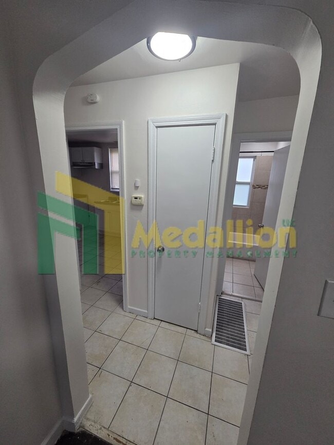 Building Photo - Updated 3-Bedroom Home with Spacious Layout and Backyard