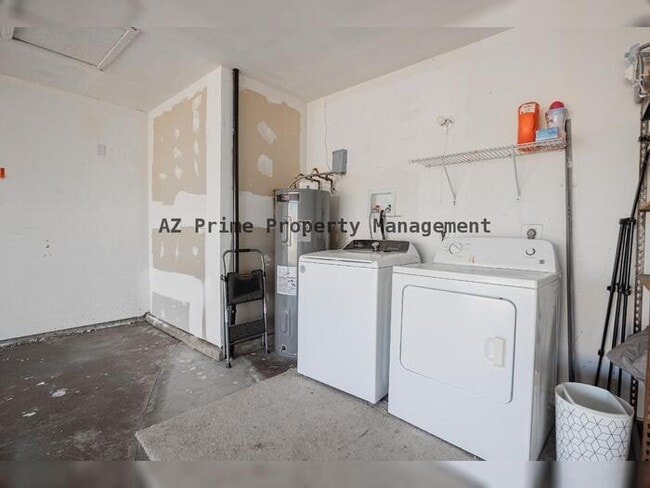 Building Photo - 2229 N 87th Way