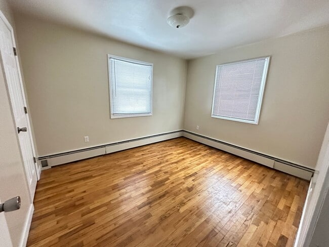 Building Photo - 3 Bedroom Home with Large Yard – Western Schools