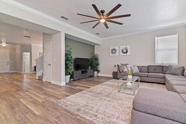 Building Photo - 701 Kettering Rd