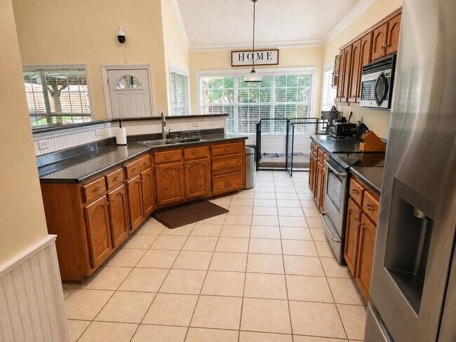 Building Photo - 11652 Belle Manor Dr
