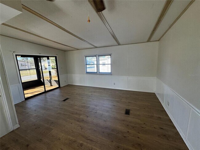 Building Photo - 1003 Oren Ave