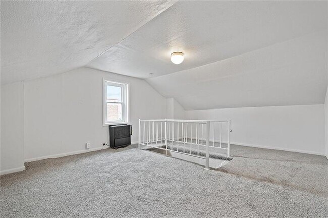 Building Photo - Modern Apartment - South Side Flats