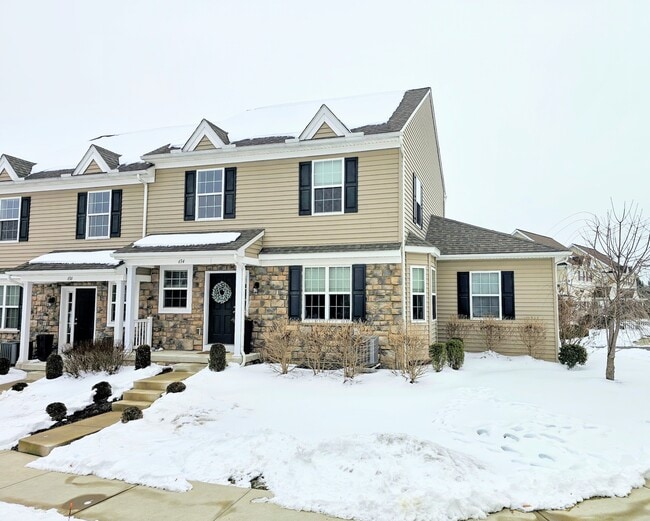 Building Photo - 634 Brentwood Dr