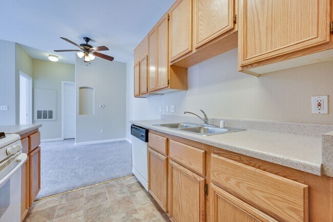 Building Photo - NE Near Nellis! Gated! Community Pool, Spa...