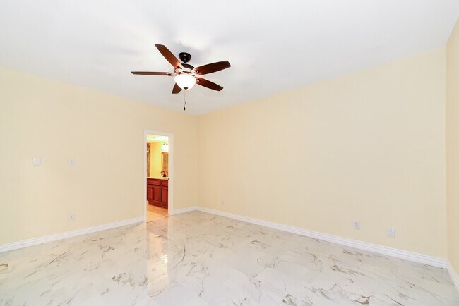 Building Photo - 15031 Kimberley Ct