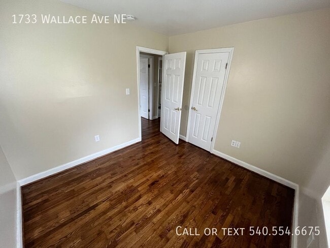 Building Photo - 1733 Wallace Ave NE