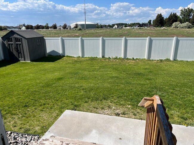 Shed - 564 W Sanford St