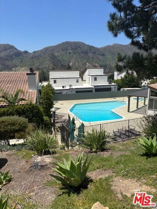 Primary Photo - 1644 Palisades Dr