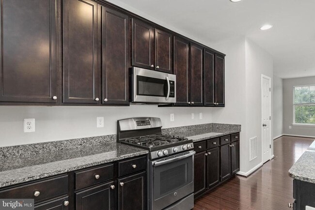 Building Photo - 7814 River Rock Way