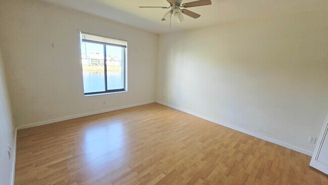 Building Photo - 1001 Green Pine Blvd